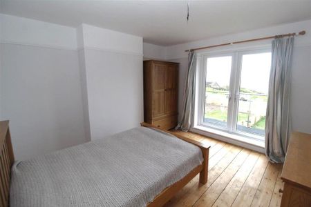 4 bedroom semi-detached house to rent - Photo 4