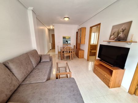 Ref.7432 2 Bedroom Apartment in Torrevieja - Photo 3