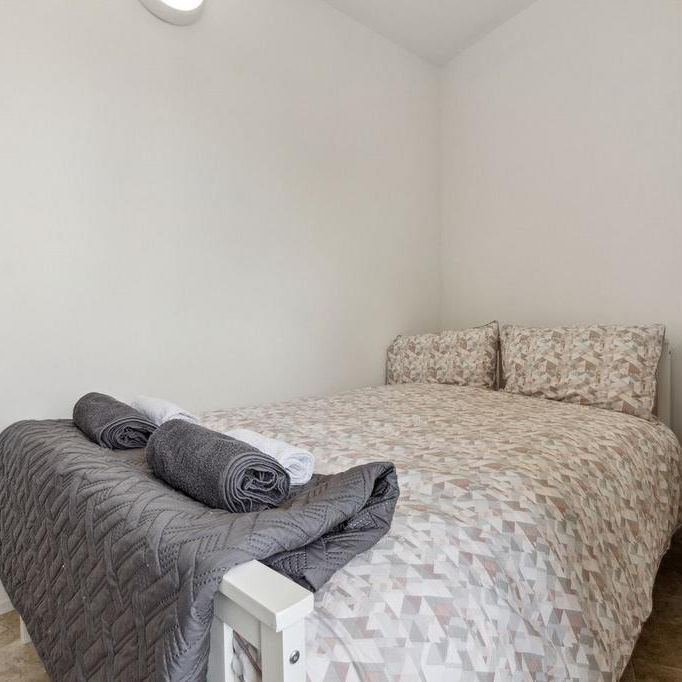 3 bedroom flat to rent - Photo 1