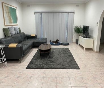 Kingsgrove - Photo 5