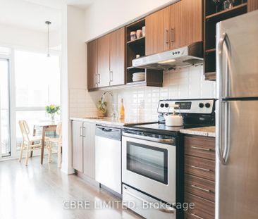 1618 160 Vanderhoof Avenue - Photo 3