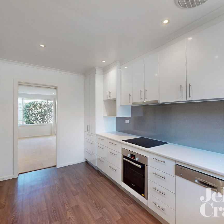 2/8 Blenheim Street, Bentleigh East - Photo 1