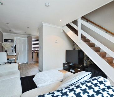 2 bedroom end of terrace house to rent - Photo 2