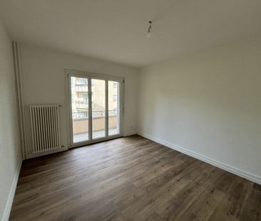 Appartement de 3 pièces entièrement rénové avec balcon - Foto 2