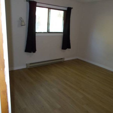 2 Bed Legal Suite Kelowna $1995 per month - Photo 4