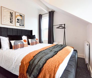 4 bedroom flat to rent - Photo 2