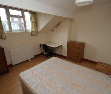 4 Bed - Welton Place, Hyde Park, Leeds - Photo 6