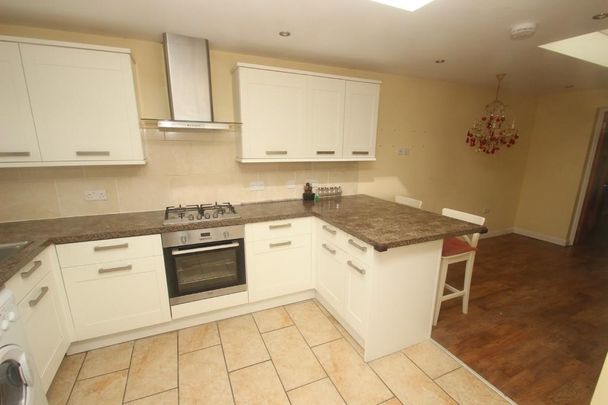 3 bedroom terraced house to rent - Photo 1