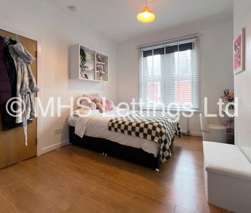 3 Bedroom Mid Terraced House for rent in Autumn Street - Photo 5
