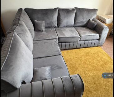 2 bedroom flat to rent - Photo 4
