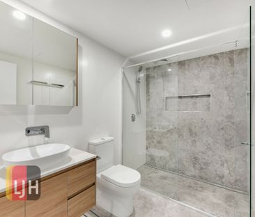 PARKSIDE TWO-BEDROOM UNIT IN A SMALL, QUIET COMPLEX - Photo 5