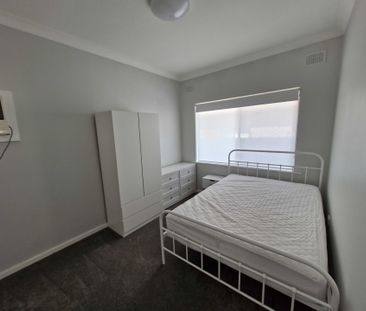 Fully Furnished Gem + 3 Bay Shed - Photo 5