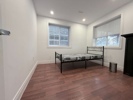 For Lease - 735 Grand Banks Drive, Waterloo, Ontario - Photo 2