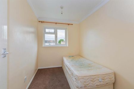 3 bedroom end of terrace house to rent - Photo 5