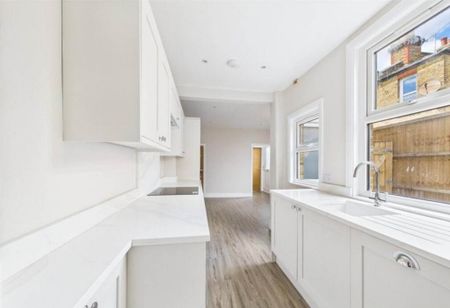 3 bedroom semi-detached house to rent - Photo 2