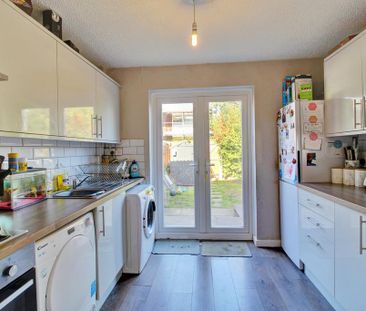 3 bedroom terraced house to rent - Photo 1