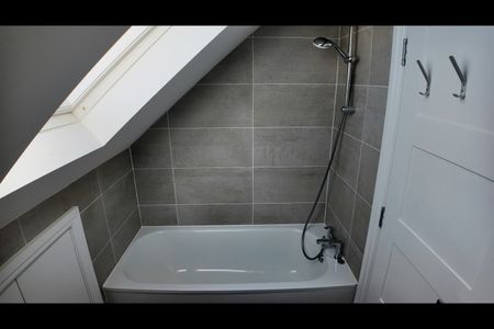 2 Bed Terraced House, Columbine Avenue, E6 - Photo 5