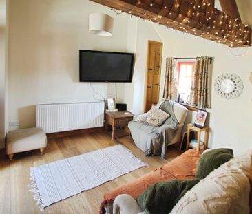 2 bedroom maisonette to rent - Photo 1