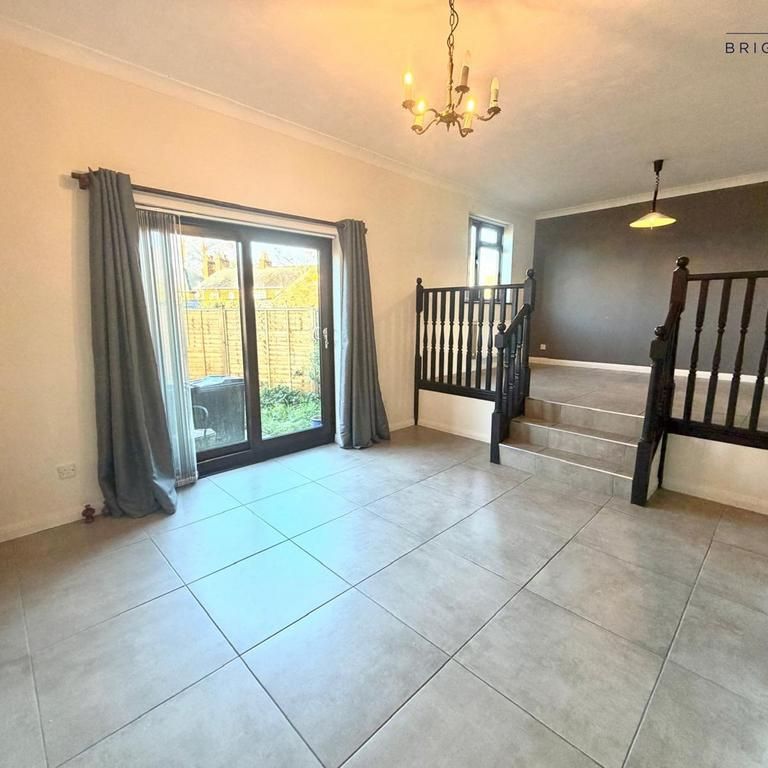 3 bedroom terraced house to rent - Photo 1