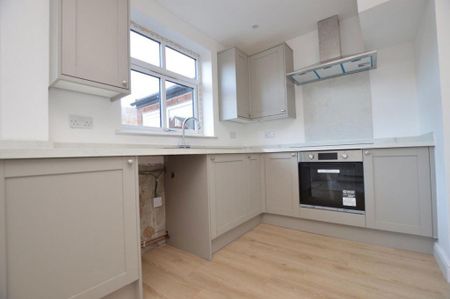 3 bedroom semi-detached house to rent - Photo 4