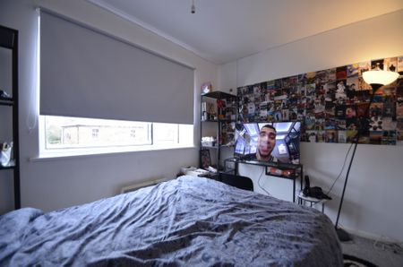 3 bedroom Apartment to rent - Photo 5