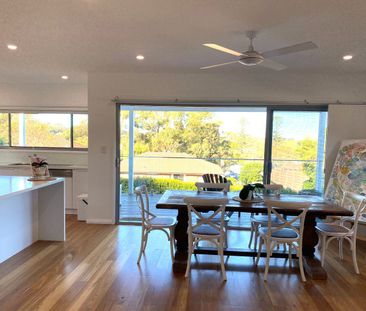 Modern home, Coastal lifestyle - Photo 3
