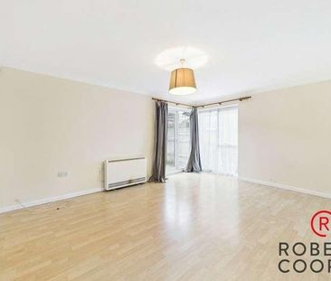 Carmichael Close, Ruislip Gardens, Middlesex, HA4 - Photo 2