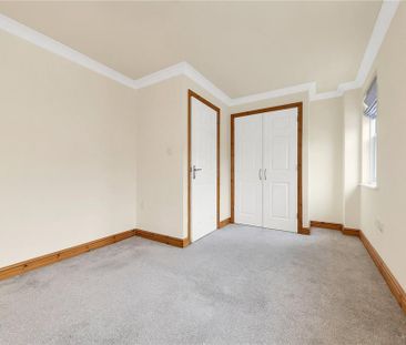 4 bedroom terraced house to rent - Photo 1