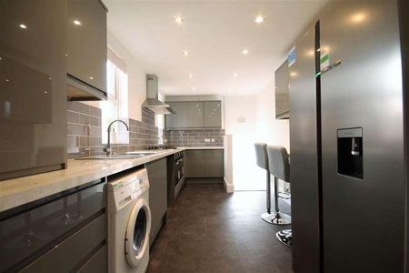 Hazelwood Avenue, Jesmond, Newcastle Upon Tyne, NE2 - Photo 5