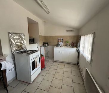 Location Appartement 4 pièces 71m² BOURG LES VALENCE 26500 - Photo 2