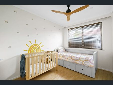 Stylishly Renovated Villa Unit in a Prime Lifestyle Location - Photo 5