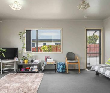 Cosy Unit Mt Wellington - Photo 1