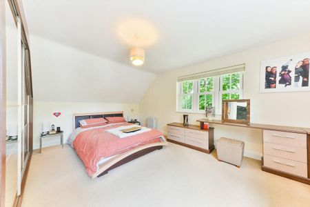 6 bedroom detached house to rent - Photo 4