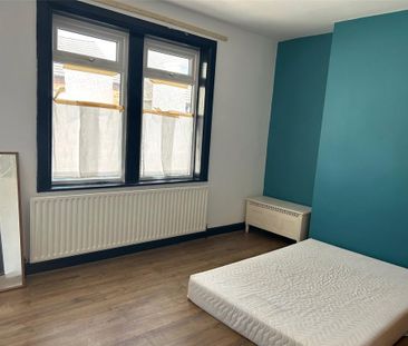 2 bedroom end of terrace house to rent - Photo 3