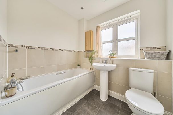 3 bedroom townhouse to rent - Photo 1