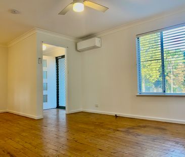3 BEDROOM FAMILY HOME 850m TO THE BEACH - Photo 1