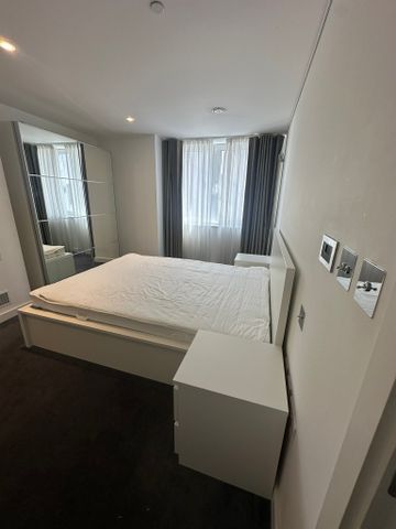 Luxury Flat for Rent in Shoreditch, EC1V - Photo 3