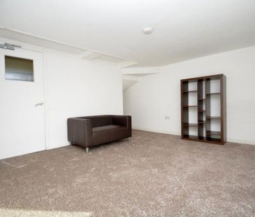 4 bedroom maisonette to rent - Photo 1