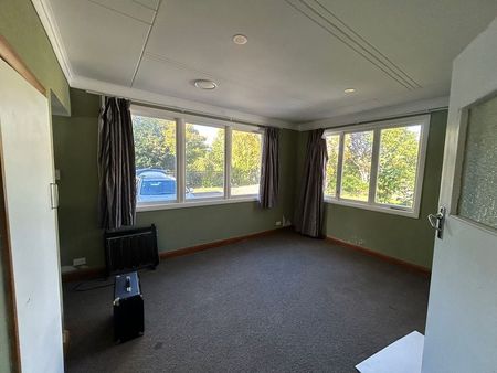 Large family home with huge garden space - Photo 5