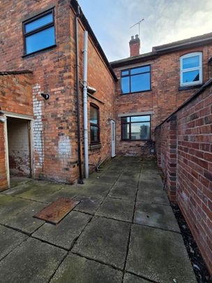 3 bedroom terraced house to rent - Photo 1