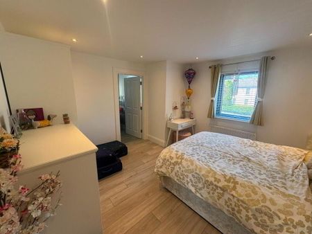 Apt 3, 2 The Tides, Carrickfergus, BT38 8GN - Photo 4