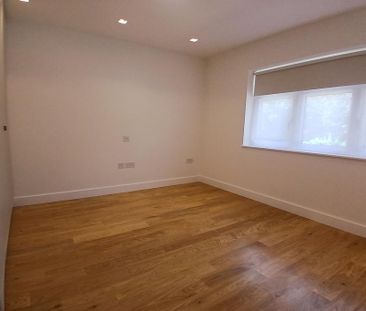 6 bedroom detached house to rent - Photo 4