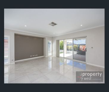 33 Fishbone Turn, Banksia Grove, WA 6031 - Photo 4