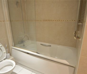 White Hart House, Colnbrook, Berkshire,SL3 - Photo 1