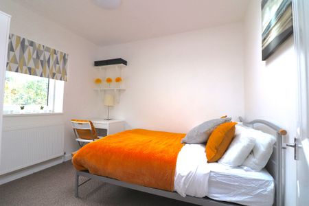 Ground Floor Middle (Double), 15 Boulter Street, Oxford OX4 1AX - Photo 4