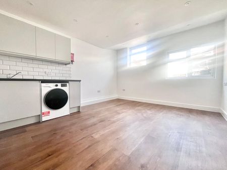 Hanworth Road, Hounslow, TW3 3TU - Photo 4