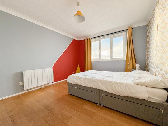 Marina, St. Leonards, TN38 0BU - Photo 1