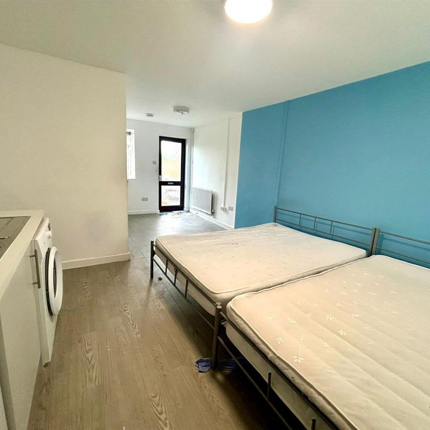 Radlett Road, Frogmore, St Albans, AL2, London - Photo 1