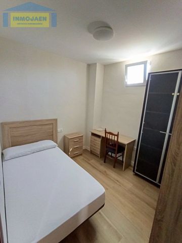 Alquiler Habitación en Ejido Belén, Jaén - Photo 4