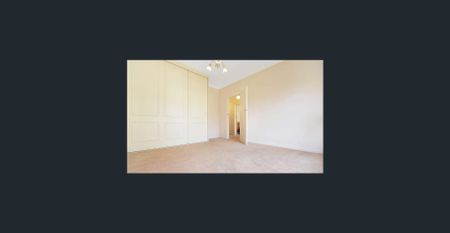 Sensational family home in a highly sought after suburb and school zone - Photo 3